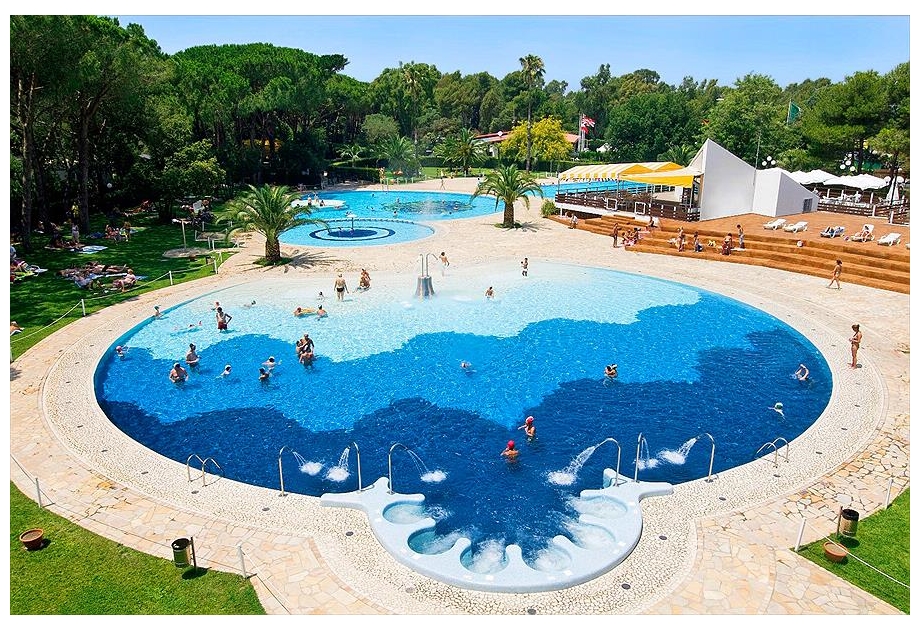 Baia Domizia Camping Village - Just one of the great campsites in Campania, Italy