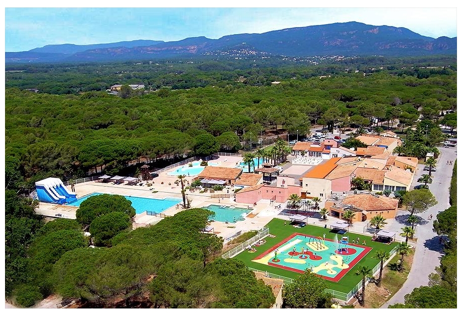 Campsite Parc Saint James Oasis - Holiday Park in Puget-sur-Argens, Provence-Cote-dAzur, France