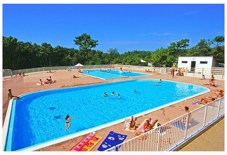 Campsite Campeole Les Sirenes - Just one of the great holiday parks in Loire, France